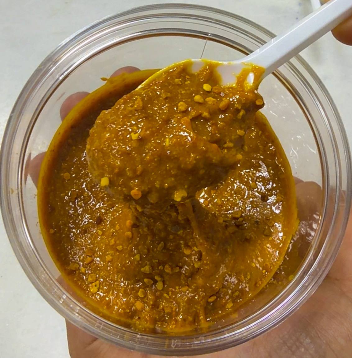 عسل مع حبوب اللقاح مركز كريمي و لذيذ